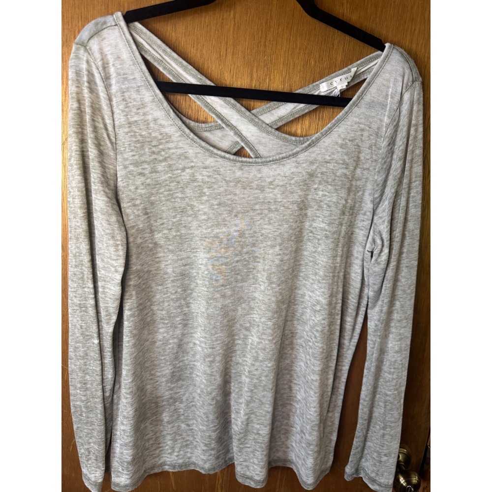 Cyrus Womens Gray Long Sleeve Crisscross Keyhole Back Knit Top L K25150401